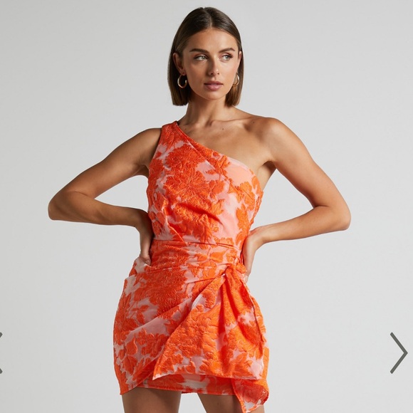 Floral mini dress - Picture 2 of 6